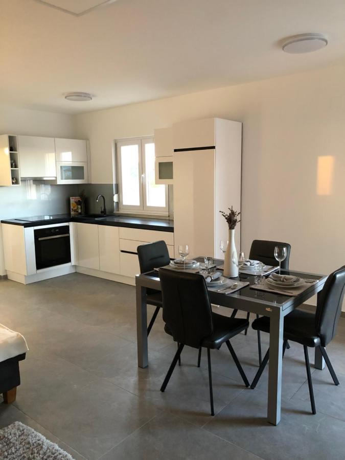 Apartments Villa Prima Privlaka  Eksteriør bilde